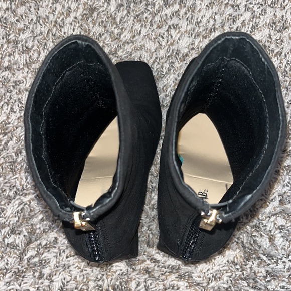 Ankle boots with heels - Picture 8 of 8